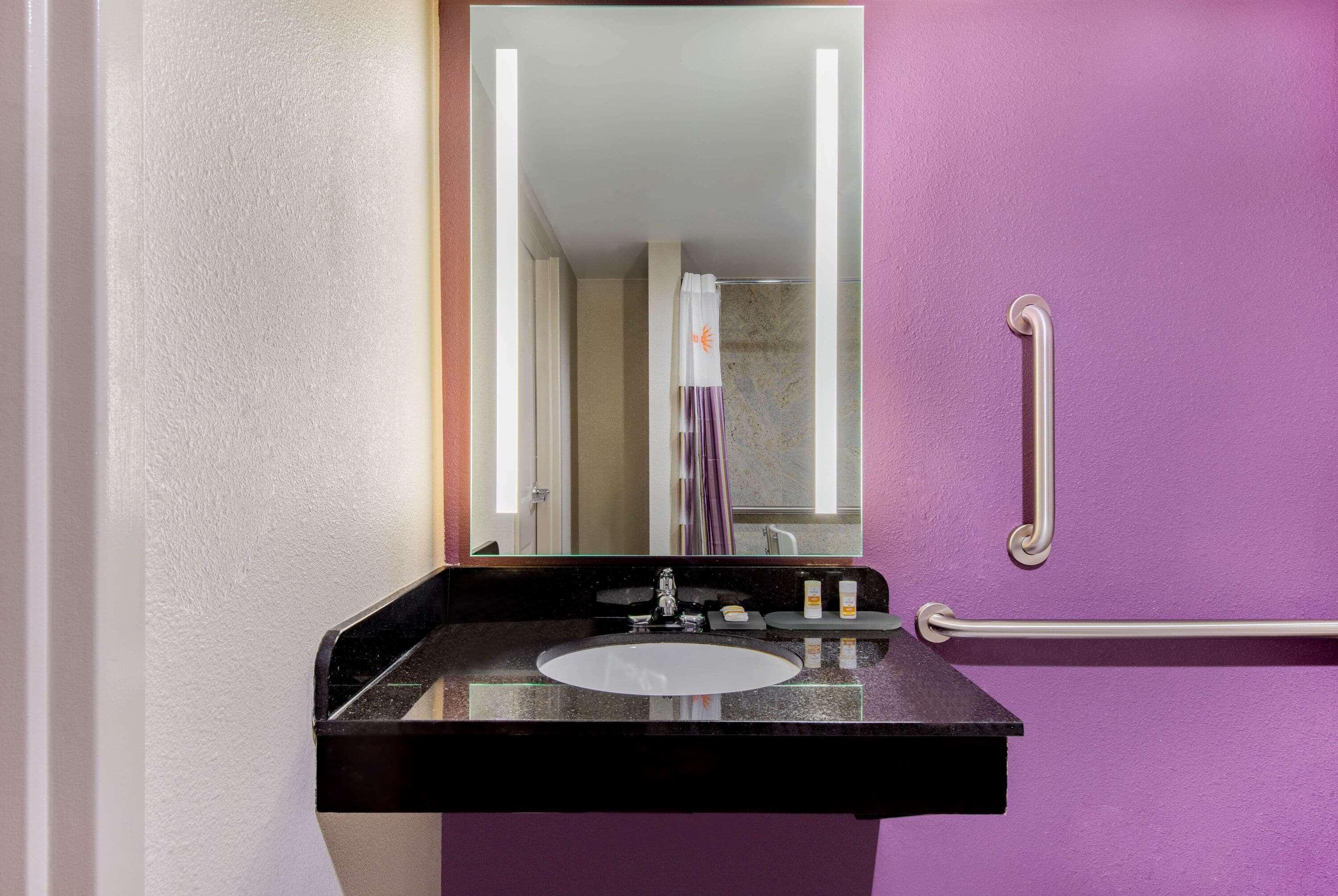 La Quinta Inn By Wyndham West Long Branch Nj Shore Area Extérieur photo