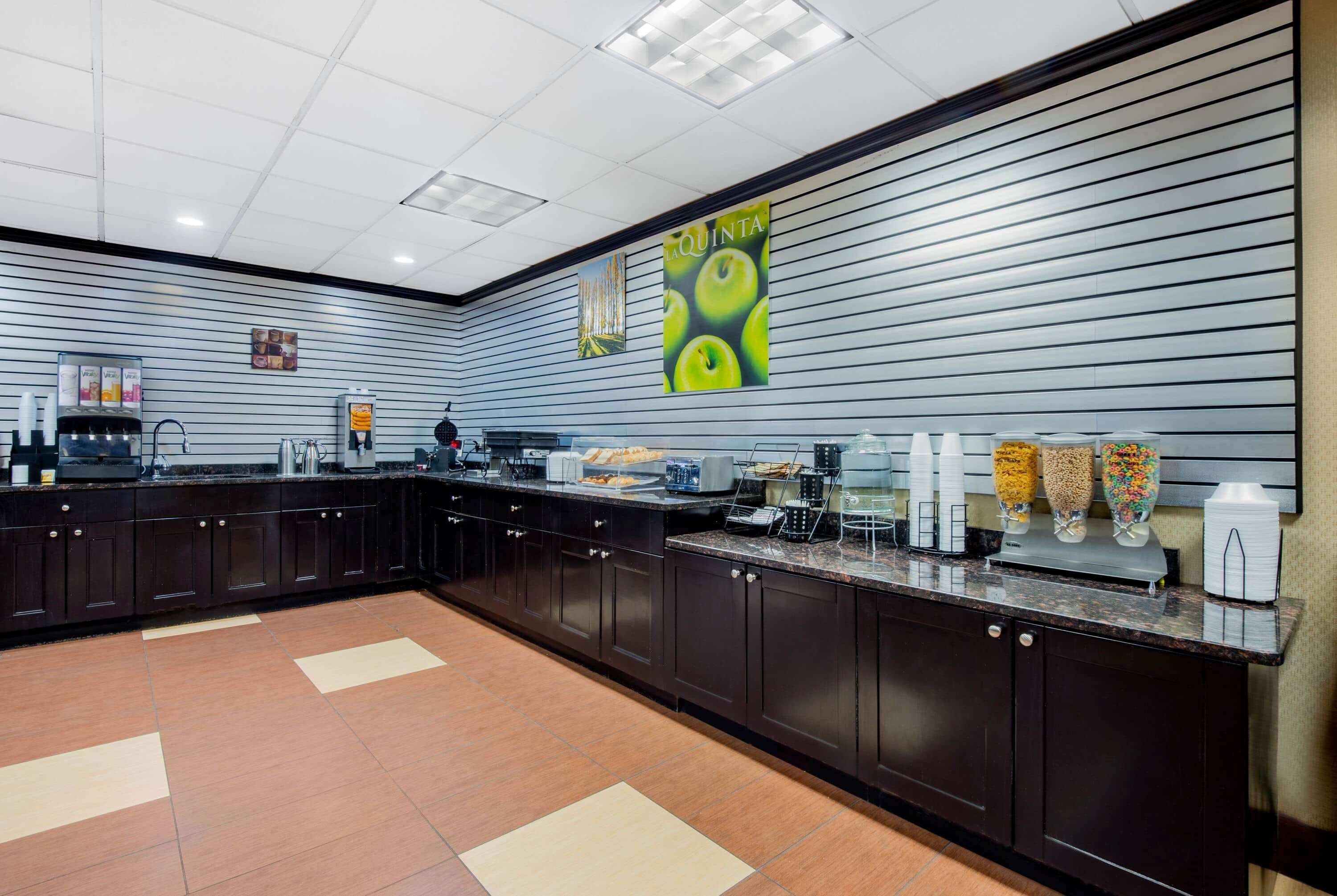 La Quinta Inn By Wyndham West Long Branch Nj Shore Area Extérieur photo