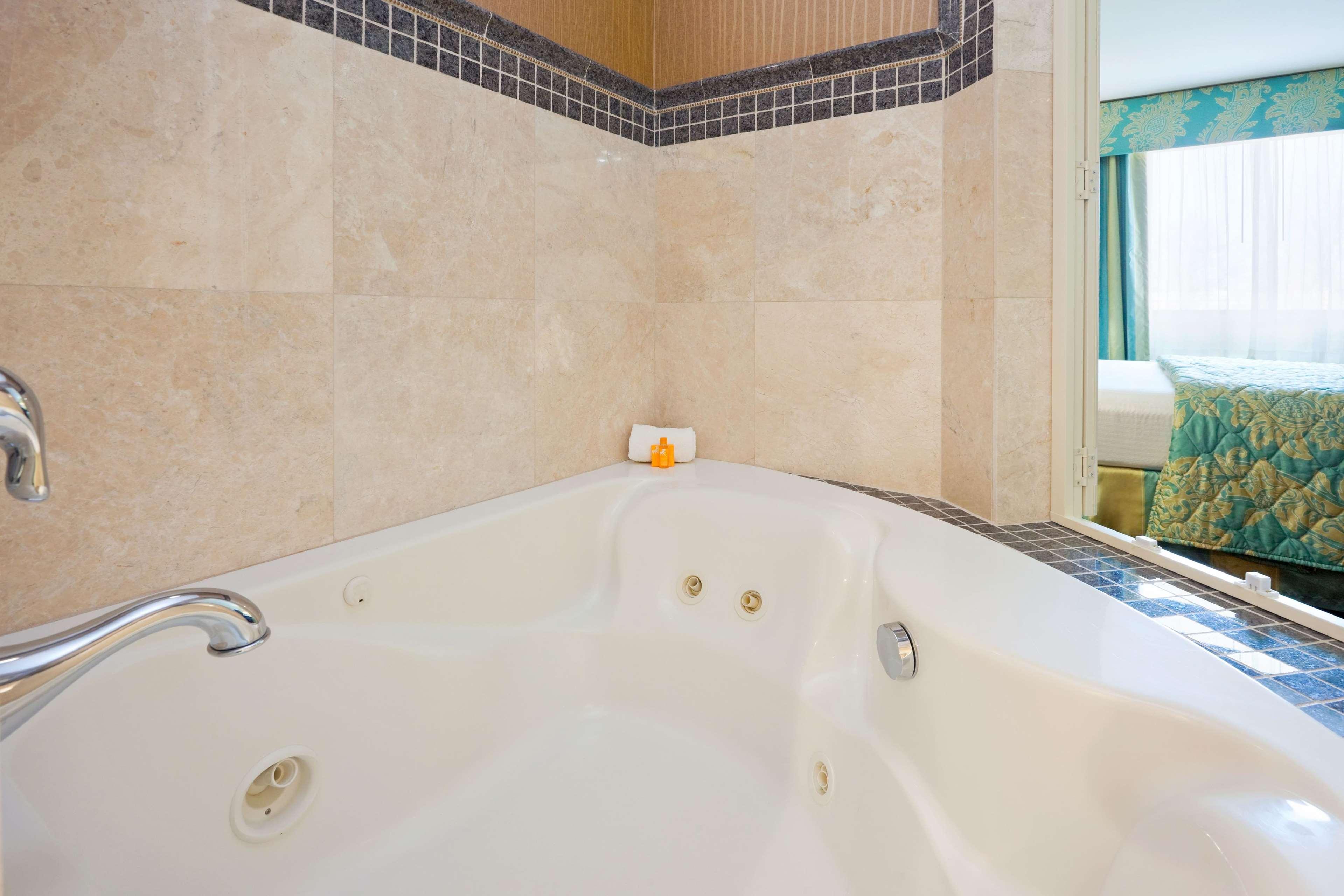 La Quinta Inn By Wyndham West Long Branch Nj Shore Area Extérieur photo