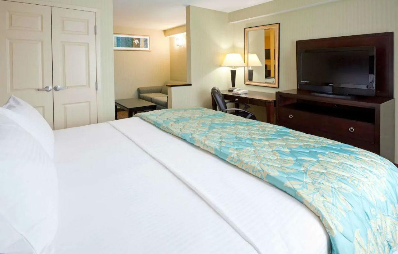 La Quinta Inn By Wyndham West Long Branch Nj Shore Area Extérieur photo