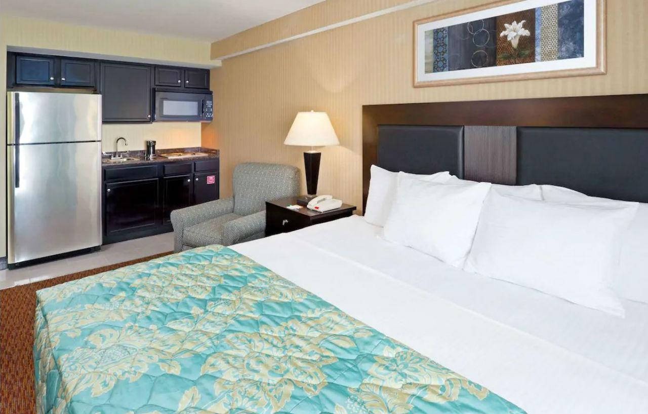 La Quinta Inn By Wyndham West Long Branch Nj Shore Area Extérieur photo